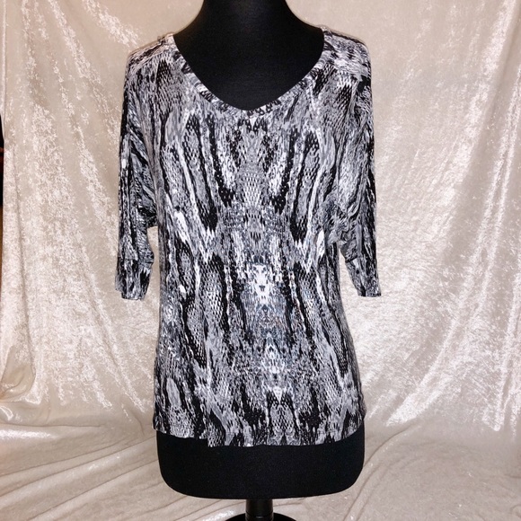 Super soft snakeskin top - Picture 2 of 6